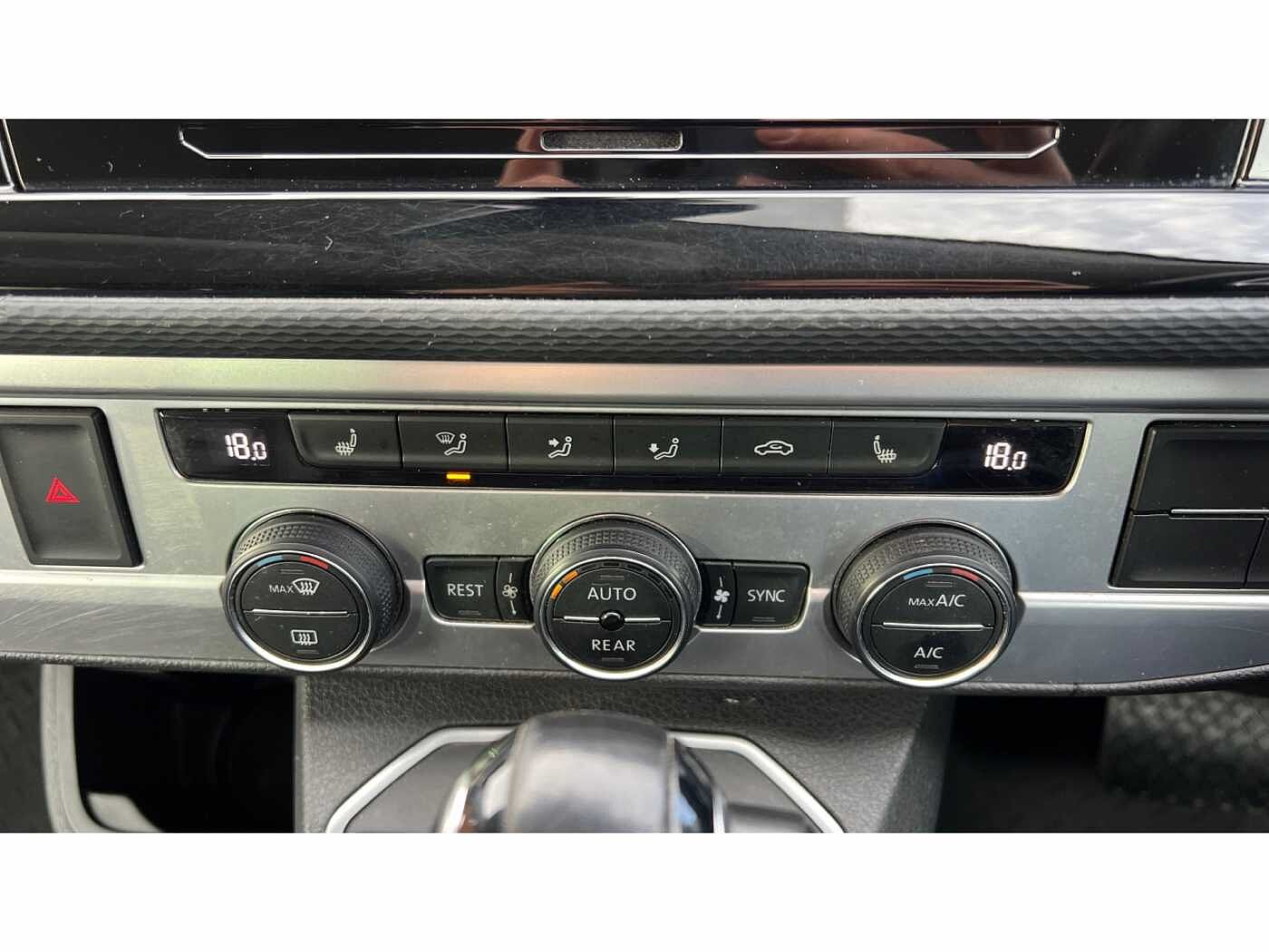 Volkswagen Caravelle SE LWB 150 PS 2.0 TDI 7sp DSG
