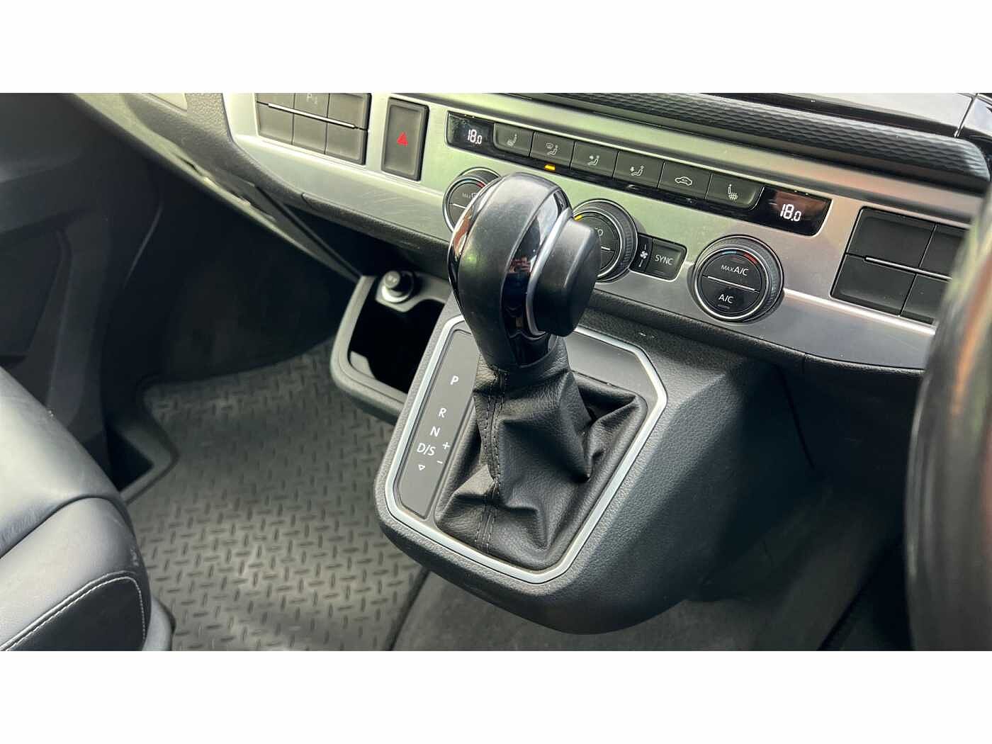 Volkswagen Caravelle SE LWB 150 PS 2.0 TDI 7sp DSG