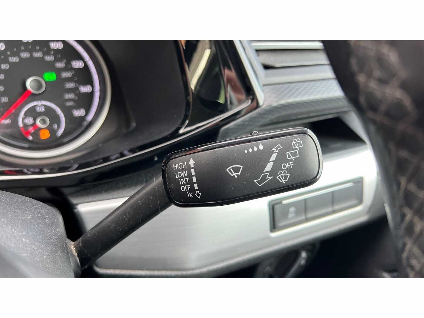 Volkswagen Caravelle SE LWB 150 PS 2.0 TDI 7sp DSG