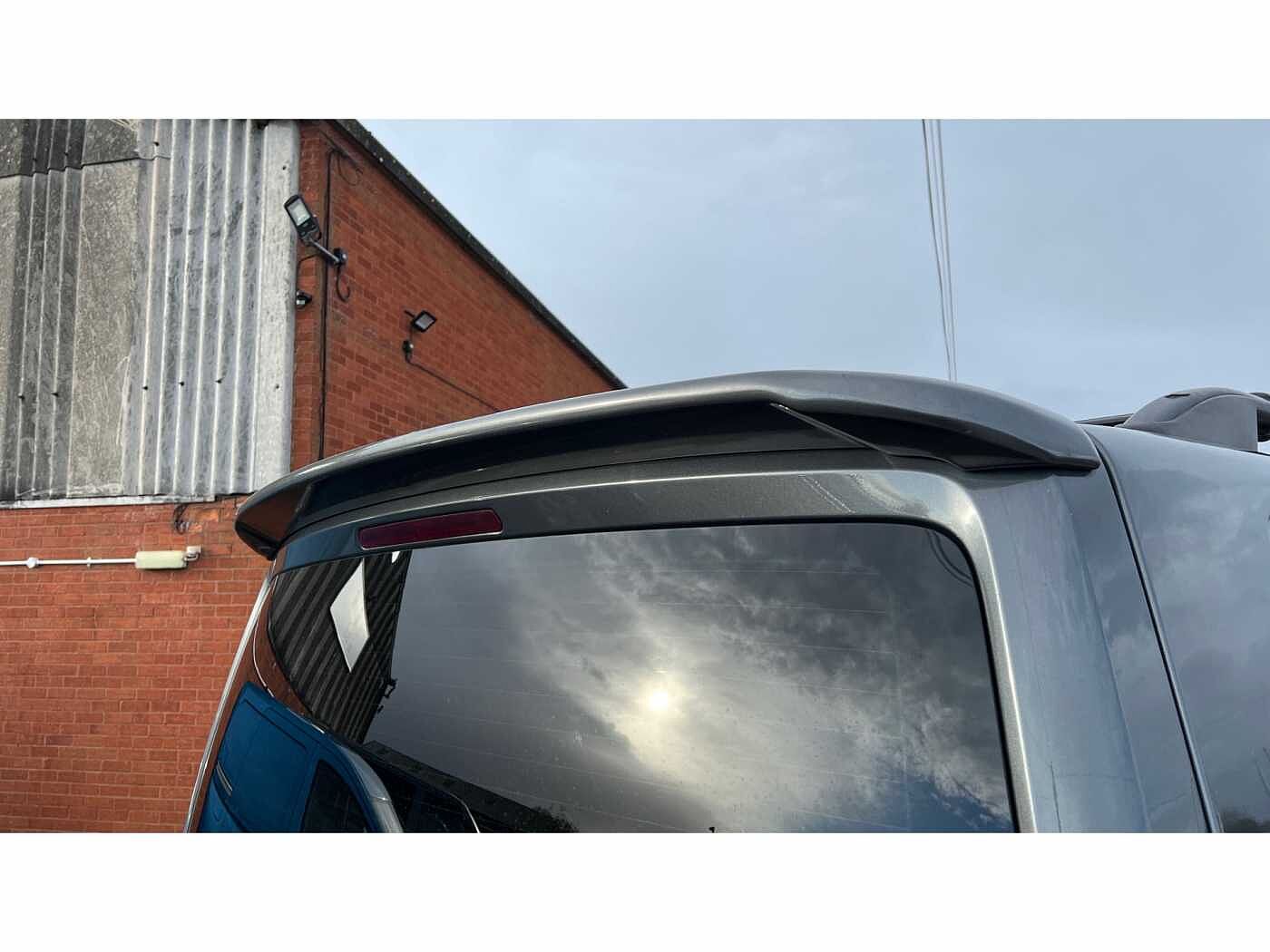 Volkswagen Caravelle SE LWB 150 PS 2.0 TDI 7sp DSG