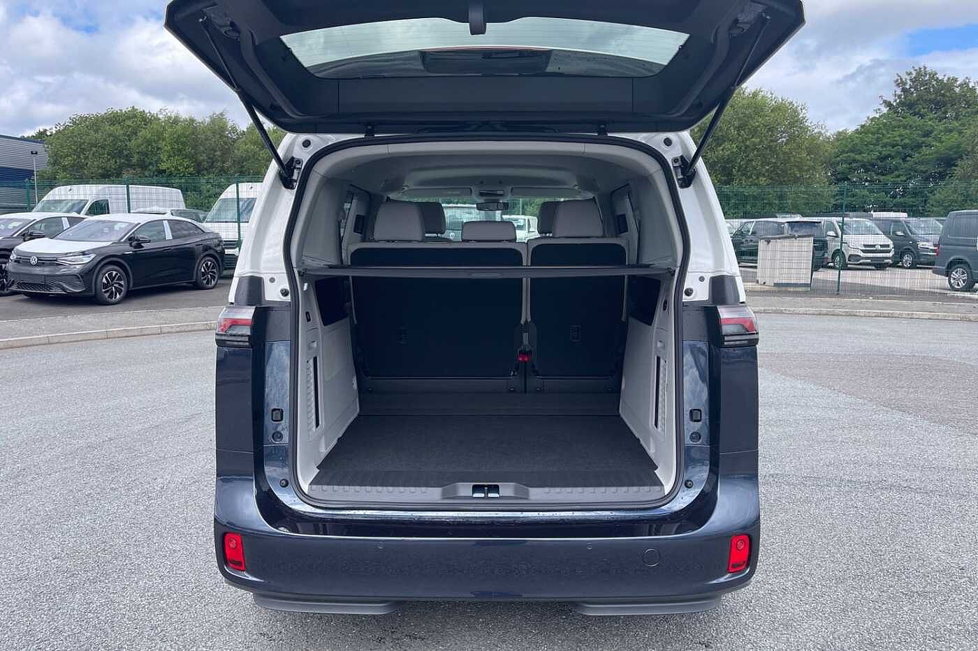 Volkswagen ID. BUZZ 1st Edition SWB 204 PS 77 kWh Pro Electric 1 Speed Automatic