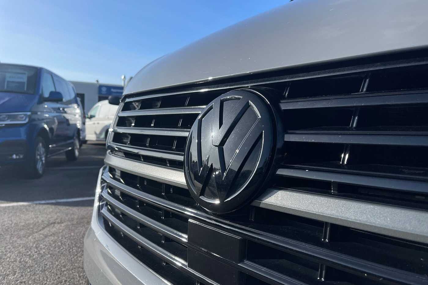 Volkswagen Transporter T30 Panel van Highline LWB 150 PS 2.0 TDI 7sp DSG (No Vat)!!!