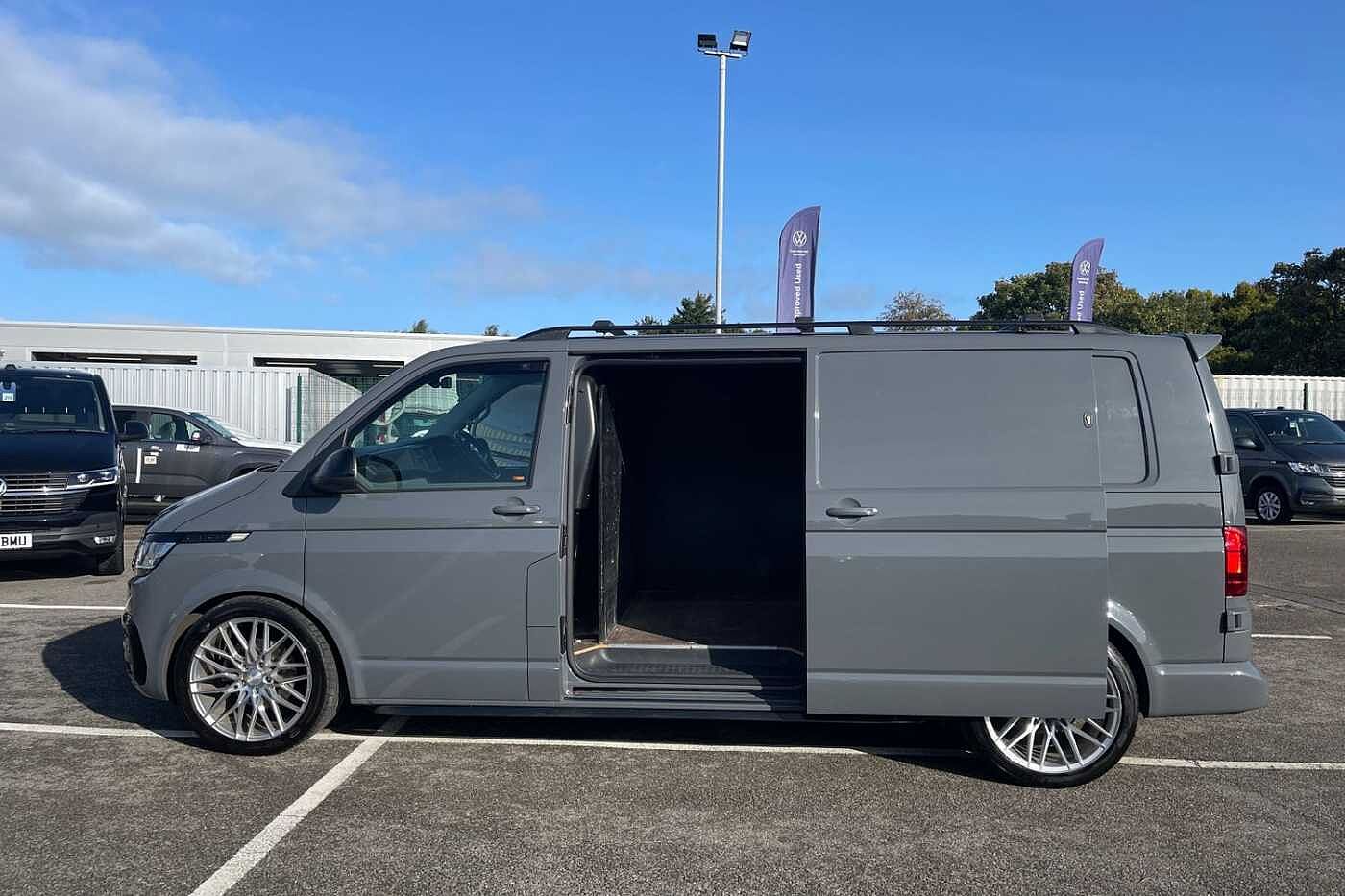 Volkswagen Transporter T30 Panel van Highline LWB 150 PS 2.0 TDI 7sp DSG (No Vat)!!!