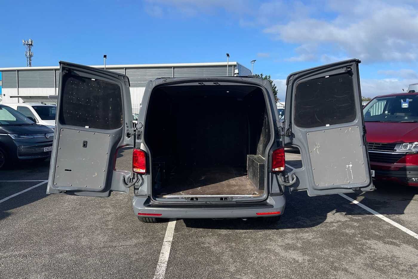 Volkswagen Transporter T30 Panel van Highline LWB 150 PS 2.0 TDI 7sp DSG (No Vat)!!!