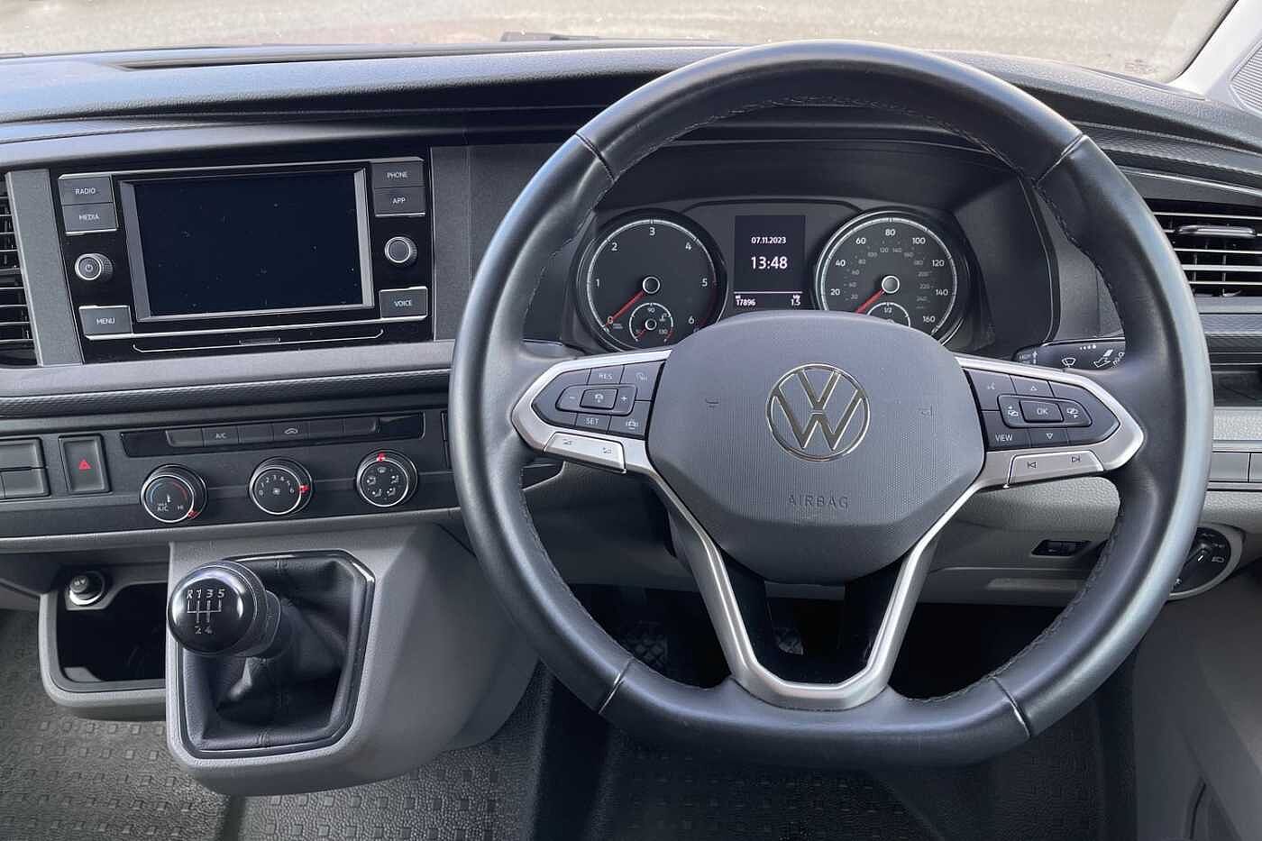 Volkswagen Transporter T28 Panel van Highline SWB 110 PS 2.0 TDI - Rear Camera
