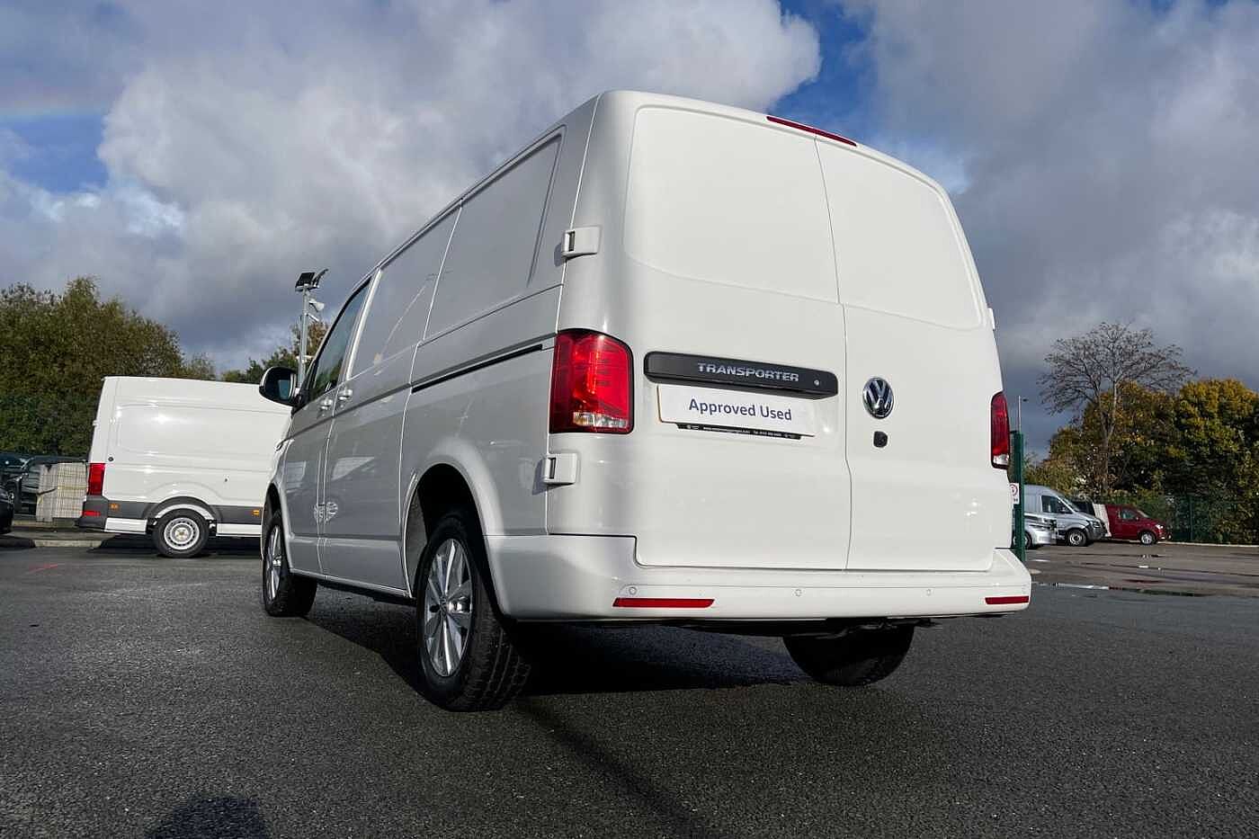 Volkswagen Transporter T28 Panel van Highline SWB 110 PS 2.0 TDI - Rear Camera