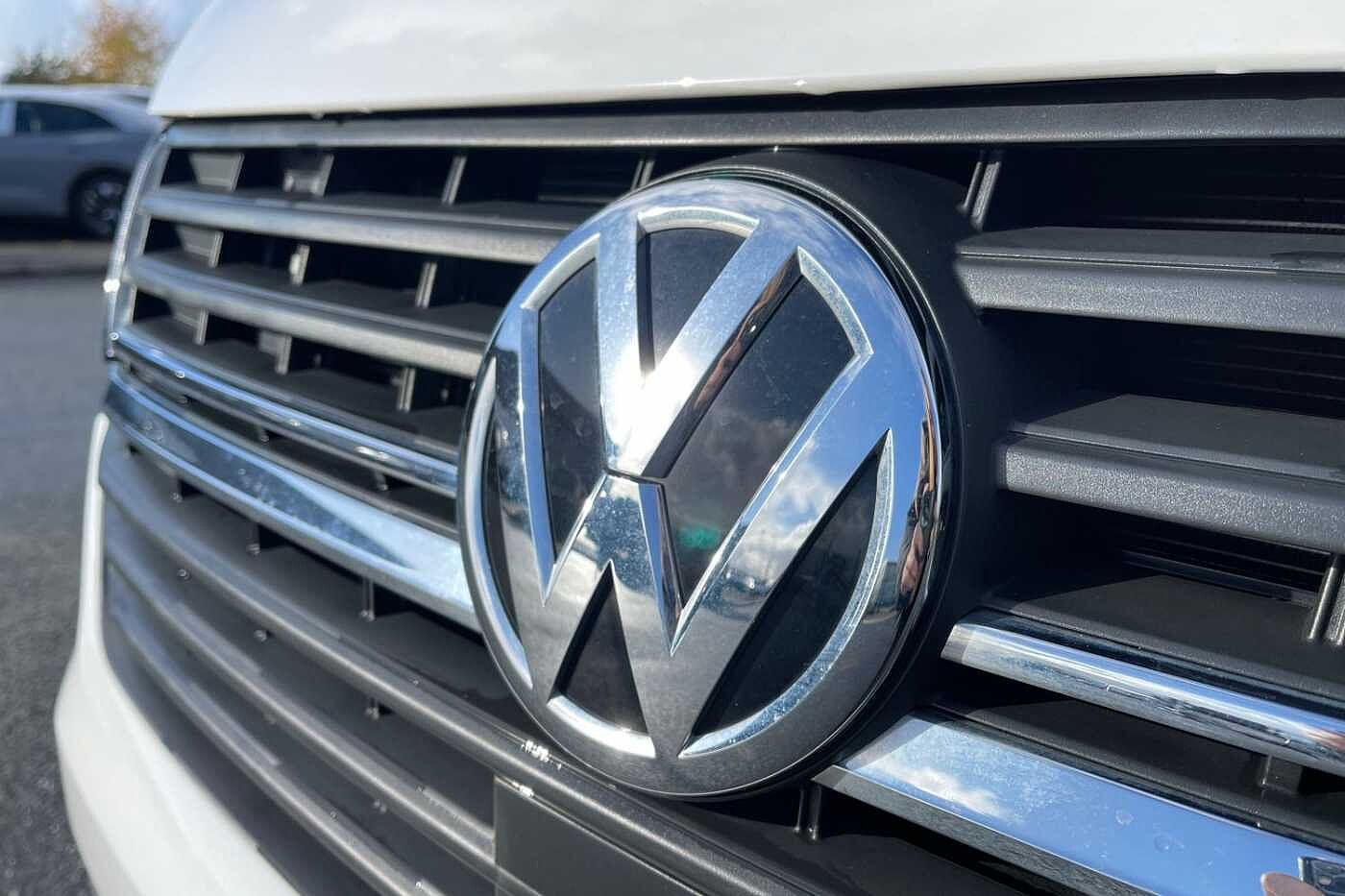 Volkswagen Transporter T28 Panel van Highline SWB 110 PS 2.0 TDI - Rear Camera