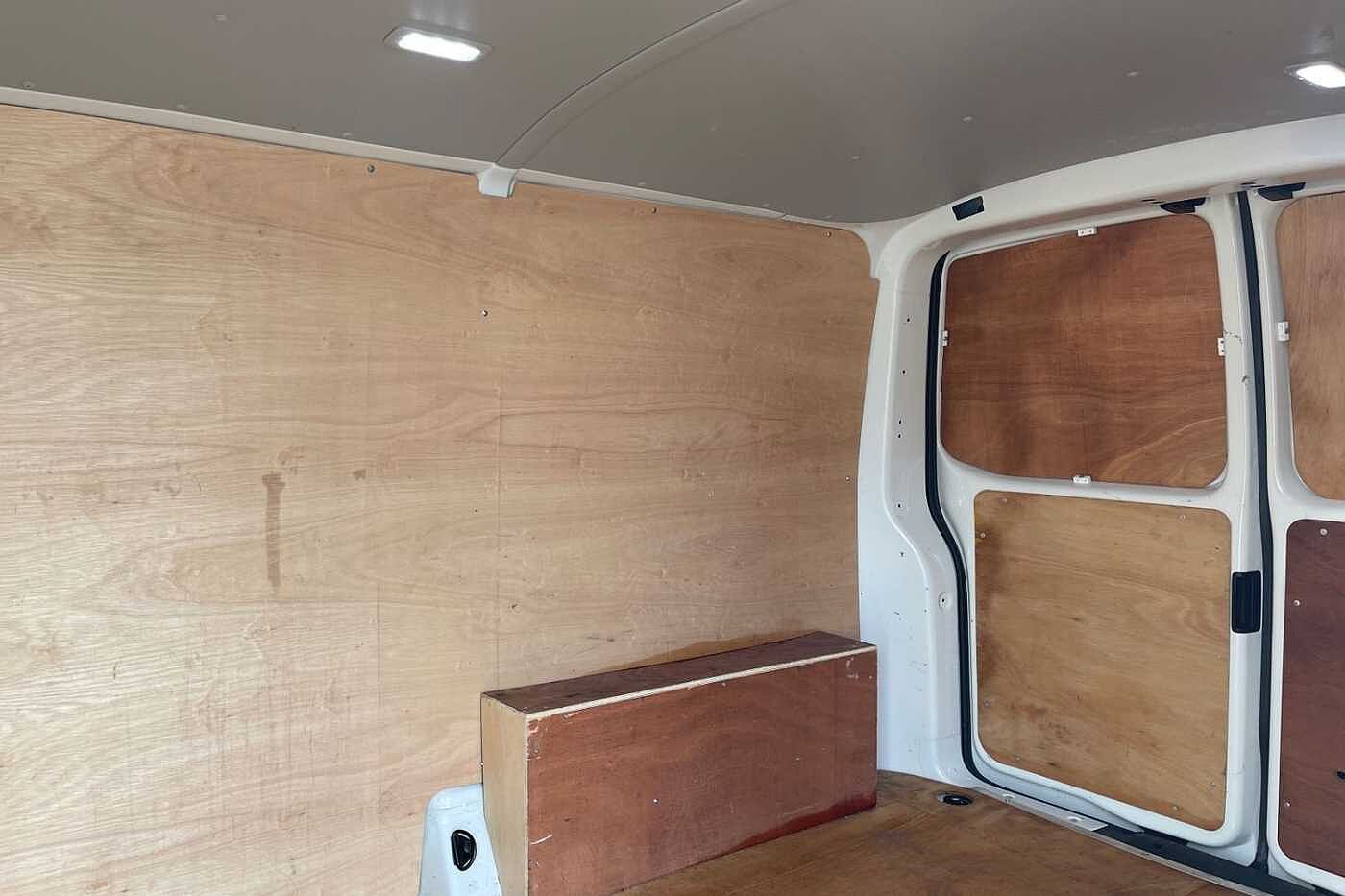 Volkswagen Transporter T28 Panel van Highline SWB 110 PS 2.0 TDI - Rear Camera