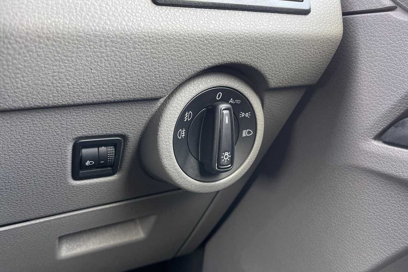 Volkswagen Transporter T28 Panel van Highline SWB 110 PS 2.0 TDI - Rear Camera