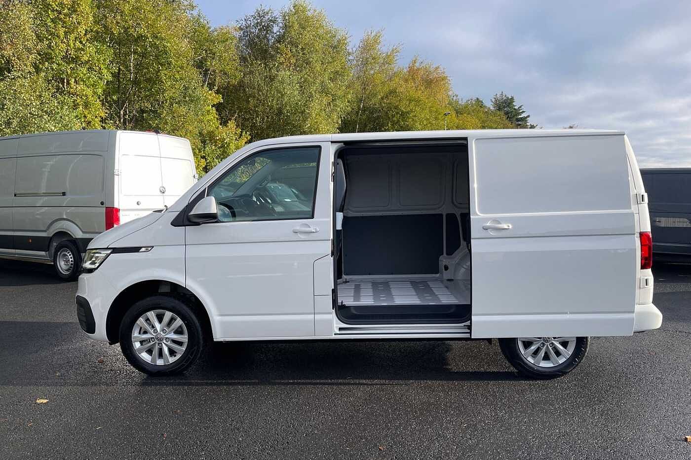 Volkswagen Transporter T28 Panel van Highline SWB 150 DSG PS 2.0 TDI 7sp - LED's & Rear Camera