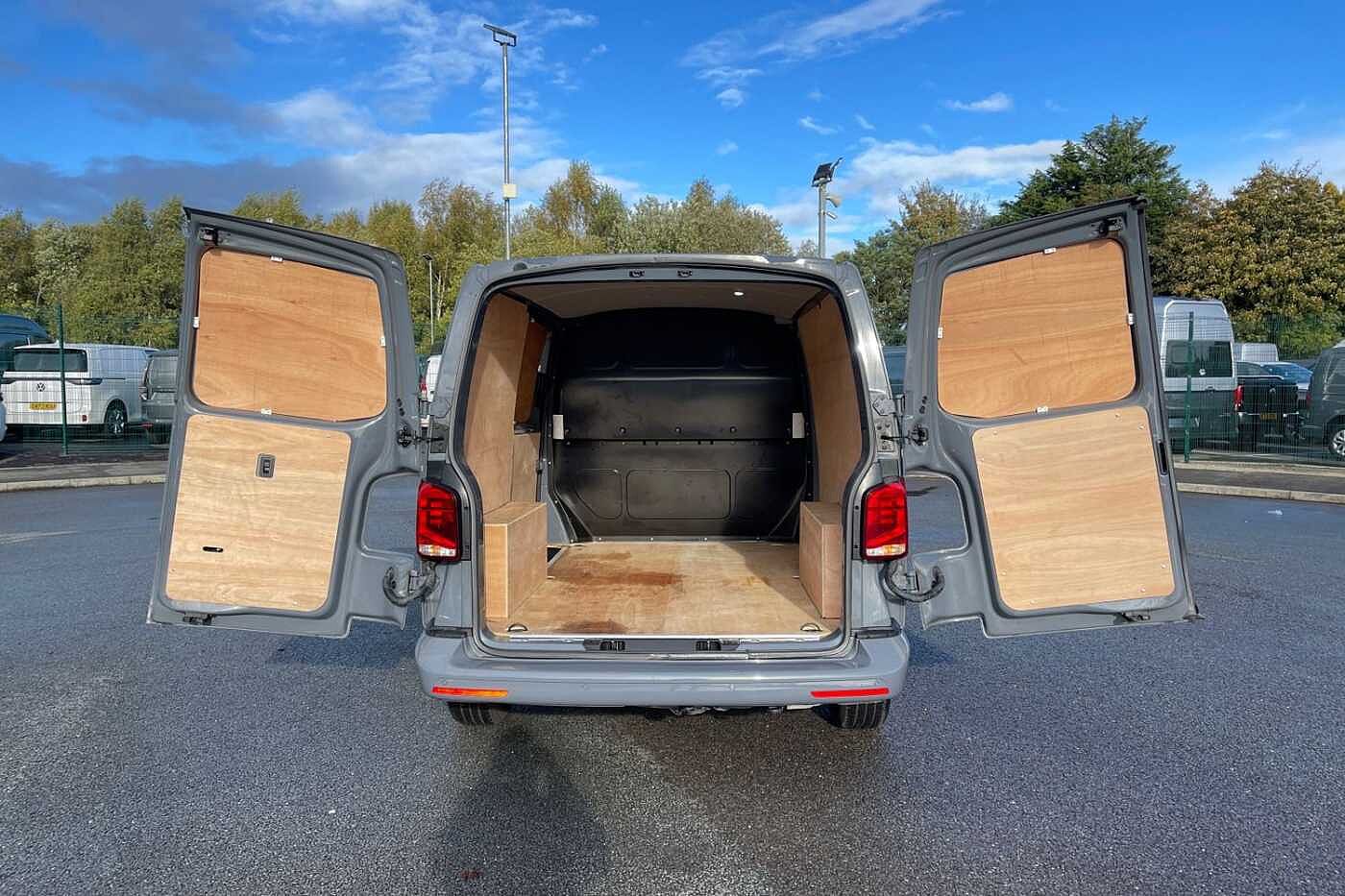 Volkswagen Transporter T28 Panel van Highline SWB 110 PS 2.0 TDI 5sp Manual