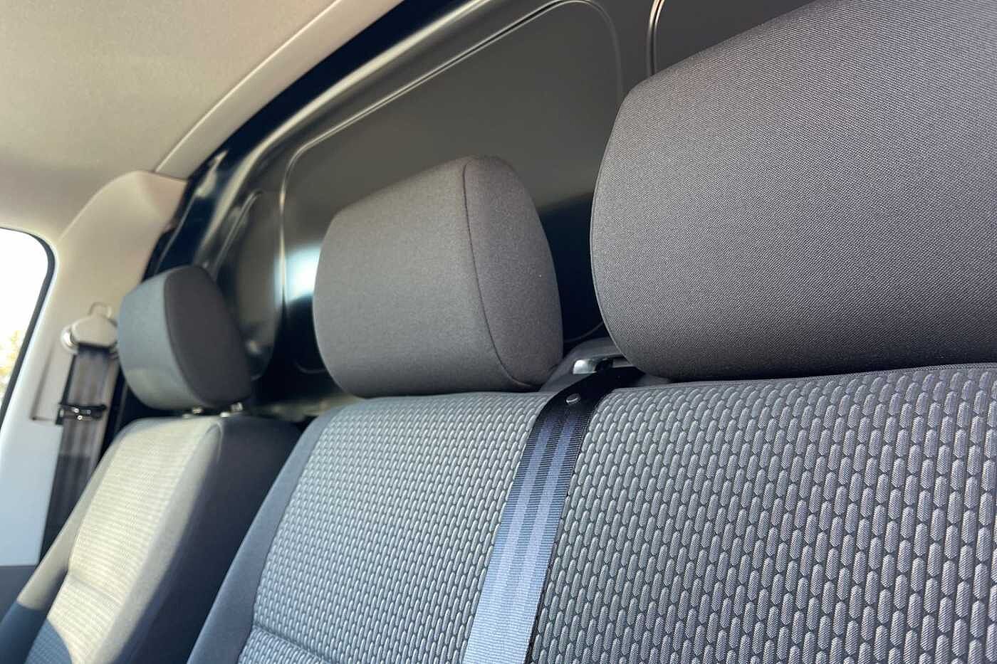Volkswagen Transporter T32 Highline SWB 150PS DSG 4 Motion - LED's/Nav