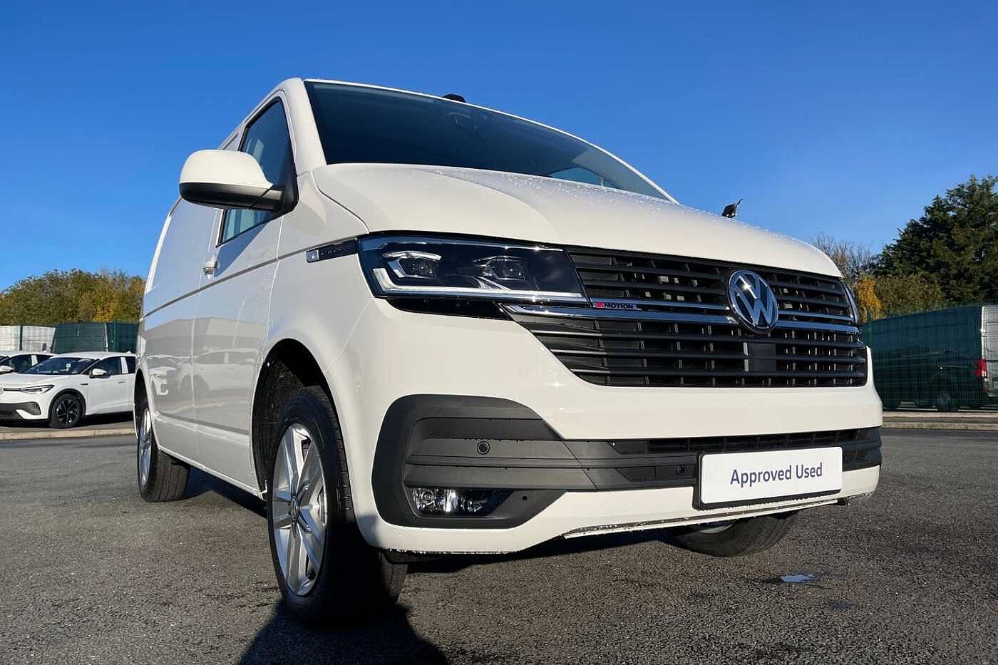 Volkswagen Transporter T32 Highline SWB 150PS DSG 4 Motion - LED's/Nav