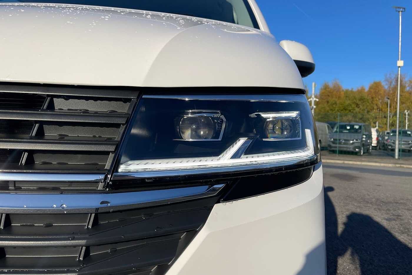 Volkswagen Transporter T32 Highline SWB 150PS DSG 4 Motion - LED's/Nav