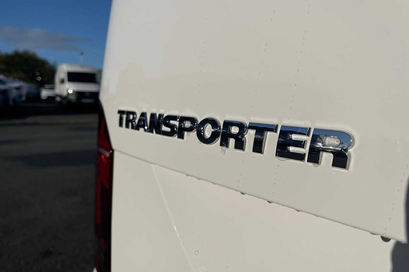 Volkswagen Transporter T32 Highline SWB 150PS DSG 4 Motion - LED's/Nav