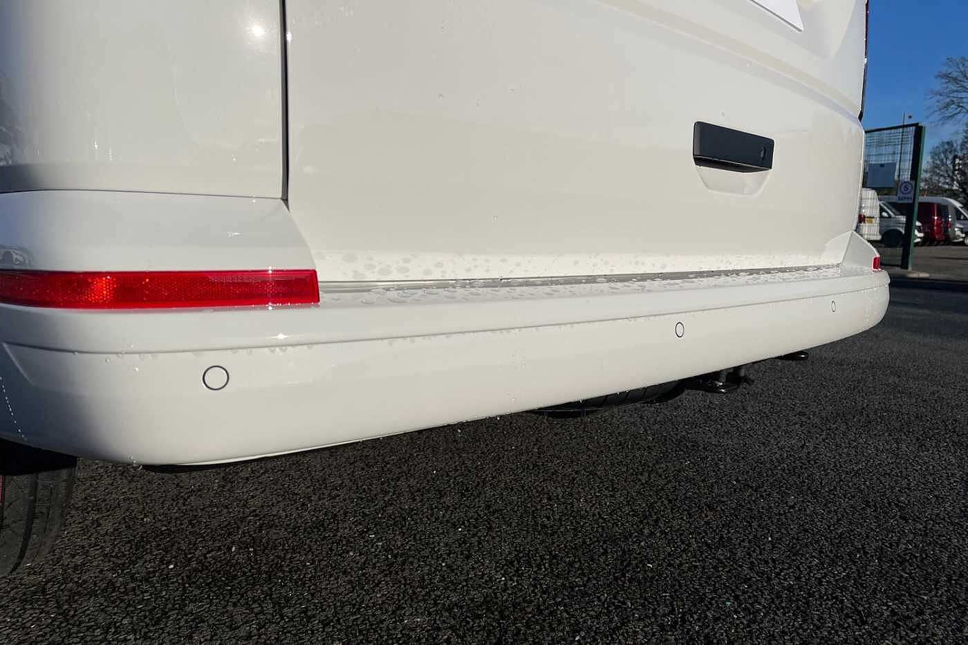 Volkswagen Transporter T32 Highline SWB 150PS DSG 4 Motion - LED's/Nav