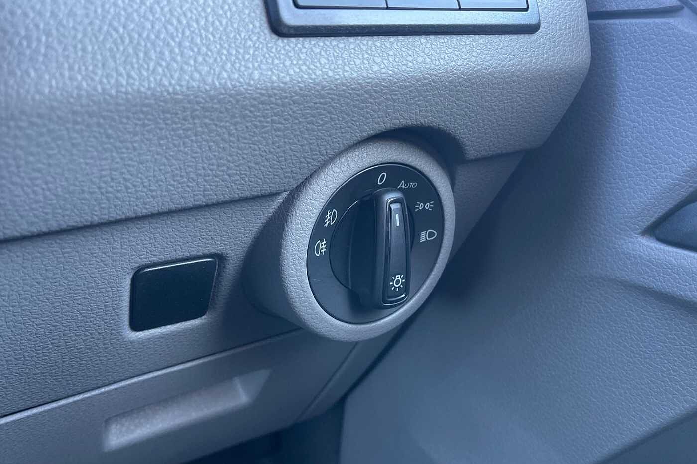 Volkswagen Transporter T32 Highline SWB 150PS DSG 4 Motion - LED's/Nav
