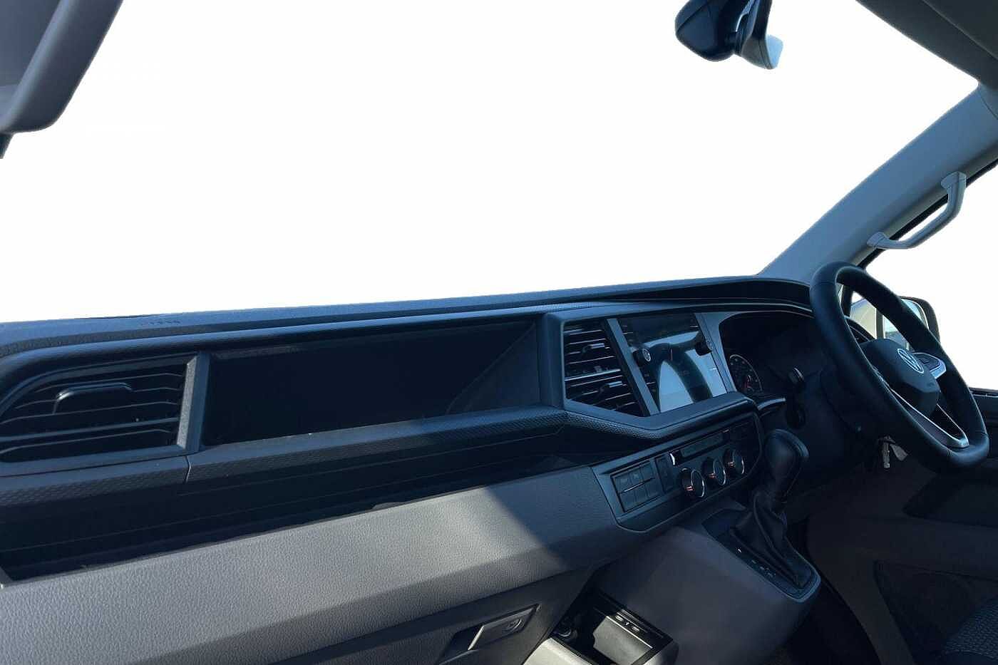 Volkswagen Transporter T32 Highline SWB 150PS DSG 4 Motion - LED's/Nav