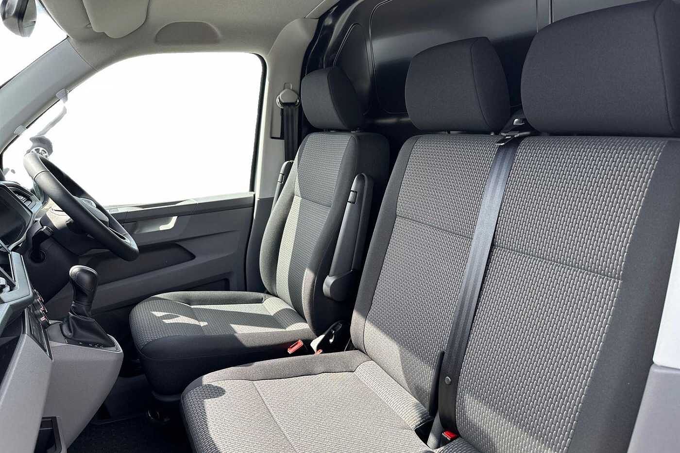 Volkswagen Transporter T32 Highline SWB 150PS DSG 4 Motion - LED's/Nav
