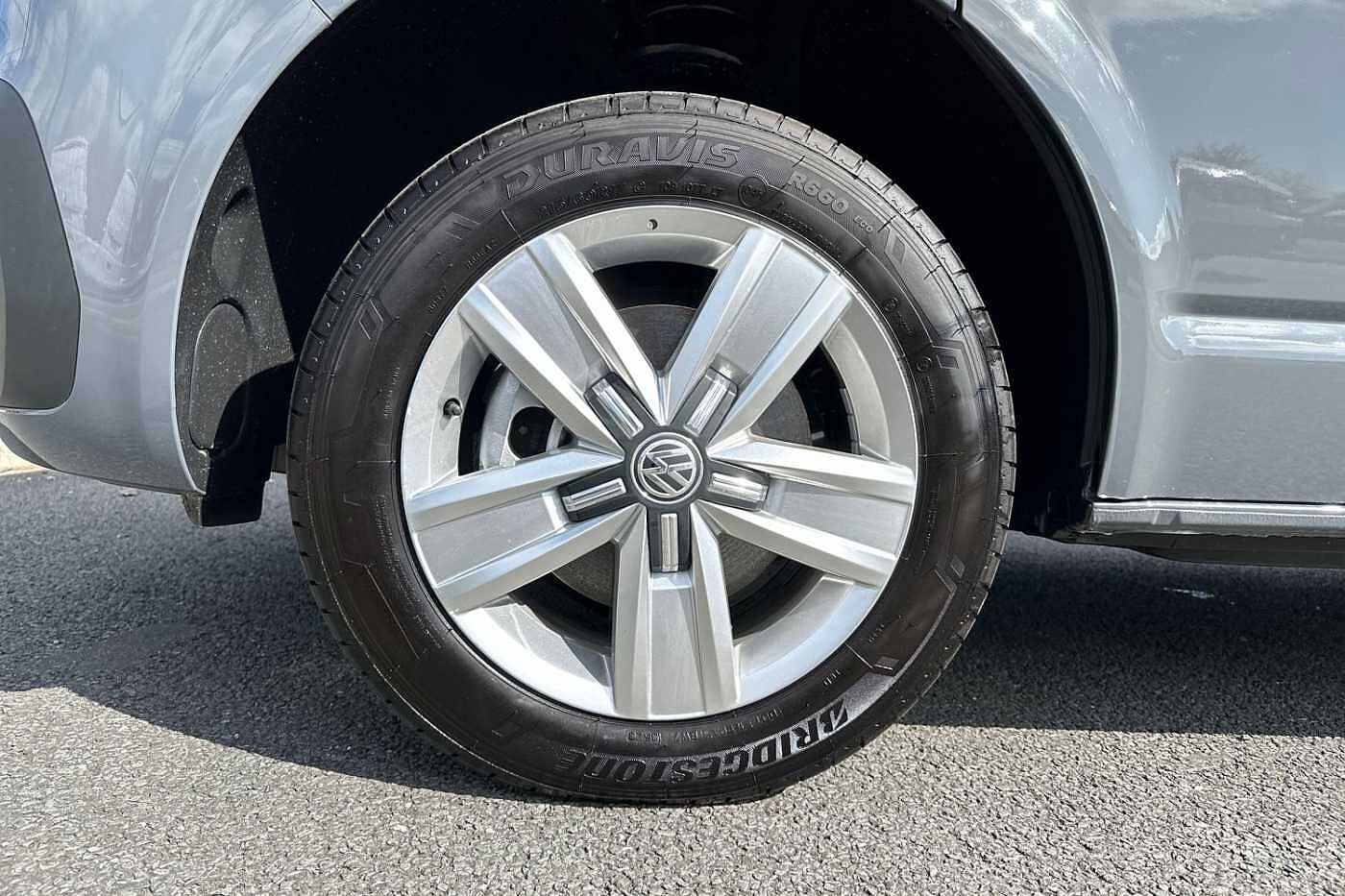 Volkswagen Transporter T32 Highline SWB 150PS DSG 4 Motion - LED's/Nav