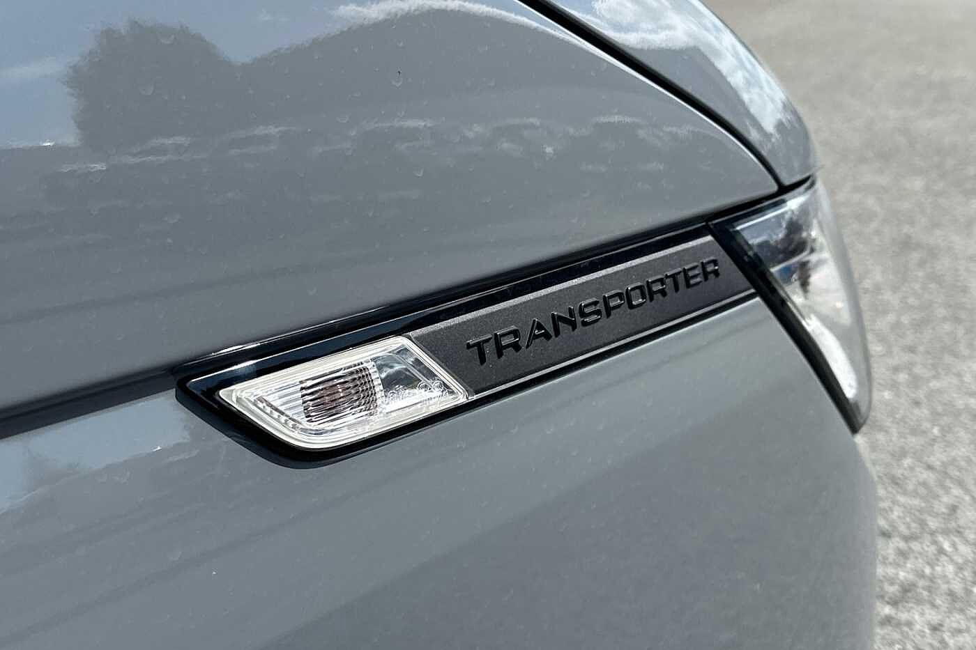 Volkswagen Transporter T32 Highline SWB 150PS DSG 4 Motion - LED's/Nav