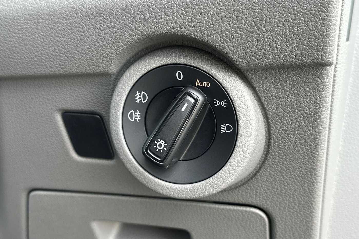 Volkswagen Transporter T32 Highline SWB 150PS DSG 4 Motion - LED's/Nav