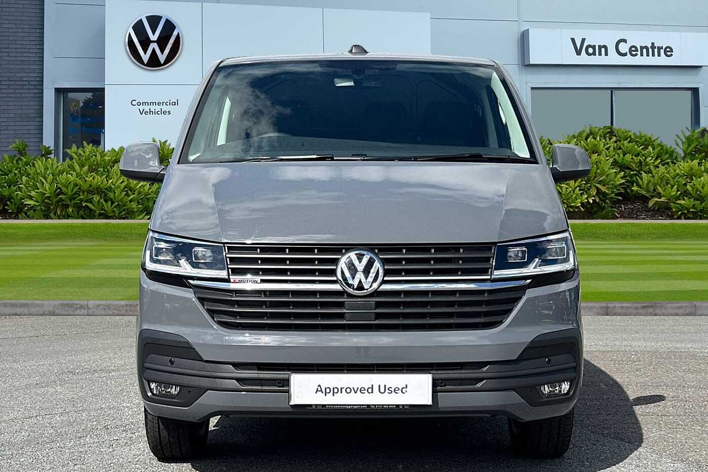 Volkswagen Transporter T32 Highline SWB 150PS DSG 4 Motion - LED's/Nav