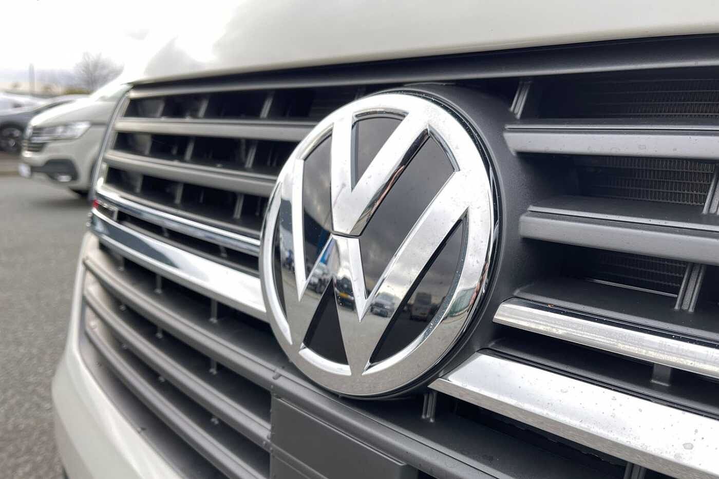 Volkswagen Transporter T32 Highline SWB 150PS DSG 4 Motion - LED's/Nav