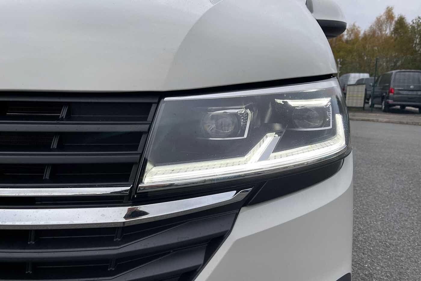 Volkswagen Transporter T32 Highline SWB 150PS DSG 4 Motion - LED's/Nav