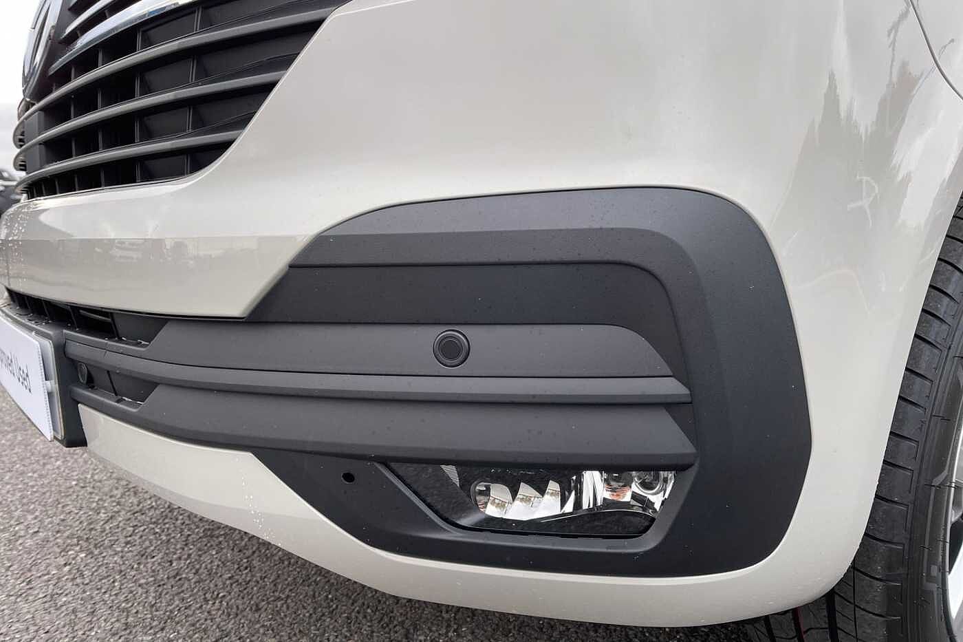 Volkswagen Transporter T32 Highline SWB 150PS DSG 4 Motion - LED's/Nav