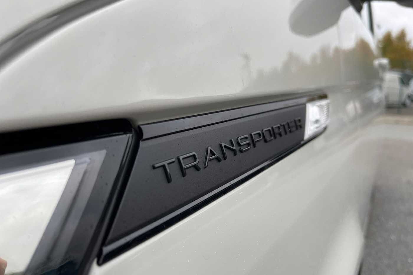 Volkswagen Transporter T32 Highline SWB 150PS DSG 4 Motion - LED's/Nav