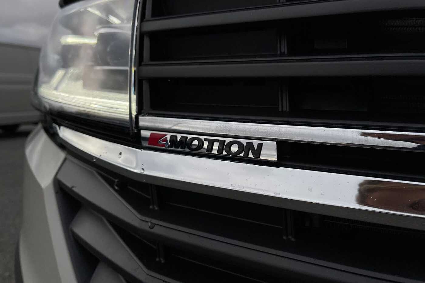 Volkswagen Transporter T32 Highline SWB 150PS DSG 4 Motion - LED's/Nav