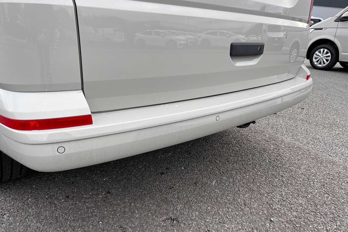 Volkswagen Transporter T32 Highline SWB 150PS DSG 4 Motion - LED's/Nav