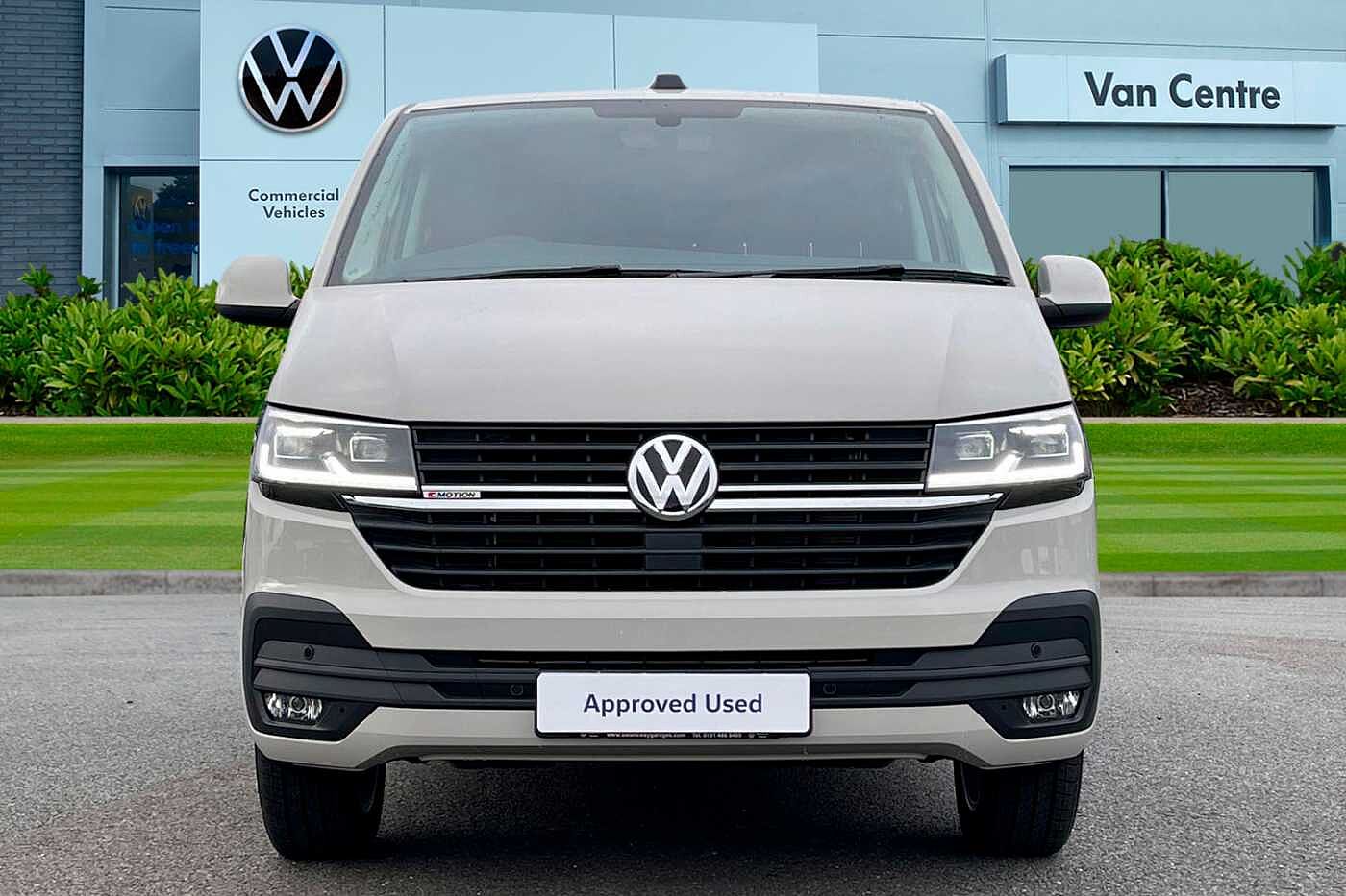 Volkswagen Transporter T32 Highline SWB 150PS DSG 4 Motion - LED's/Nav