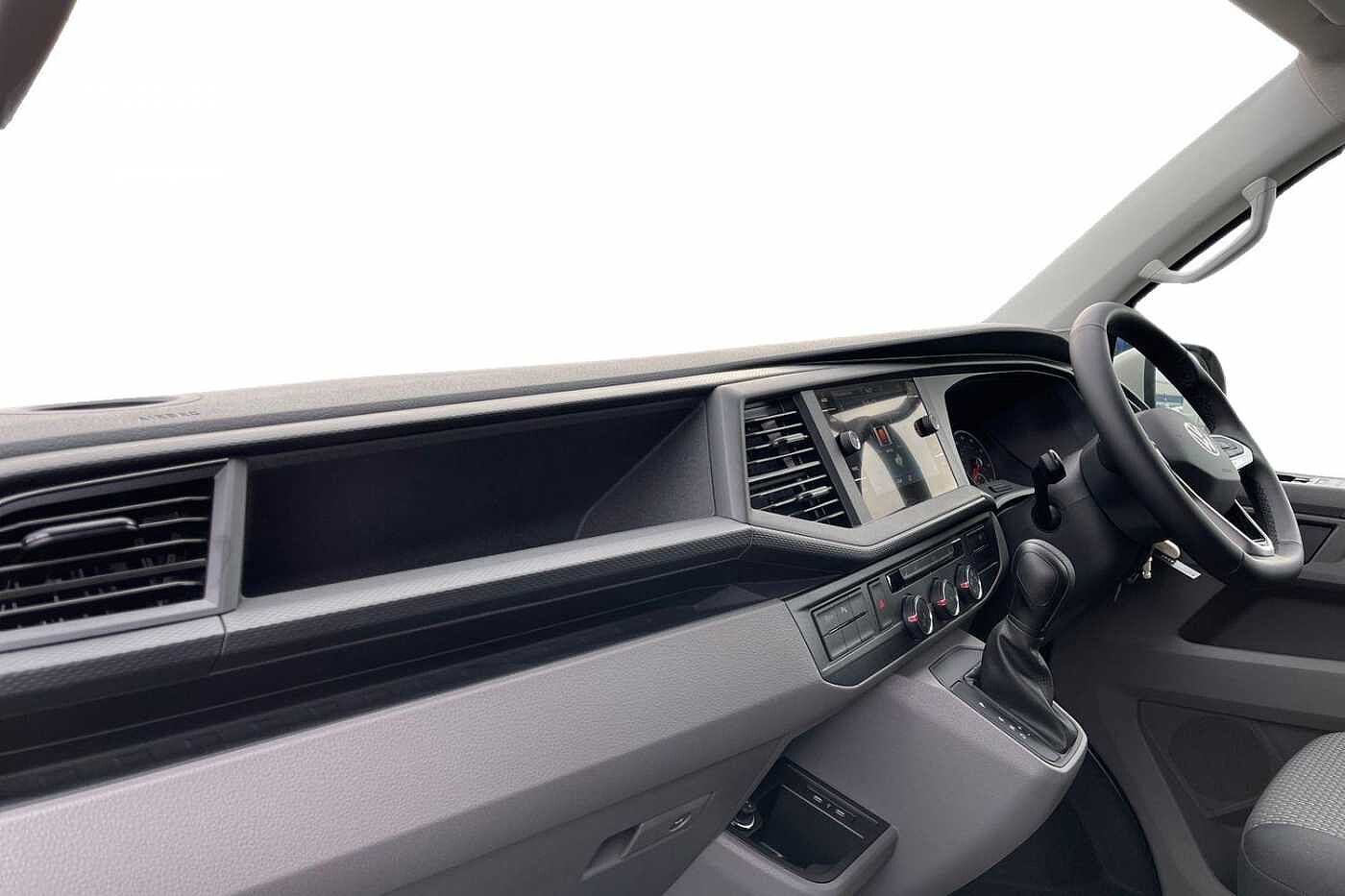 Volkswagen Transporter T32 Highline SWB 150PS DSG 4 Motion - LED's/Nav