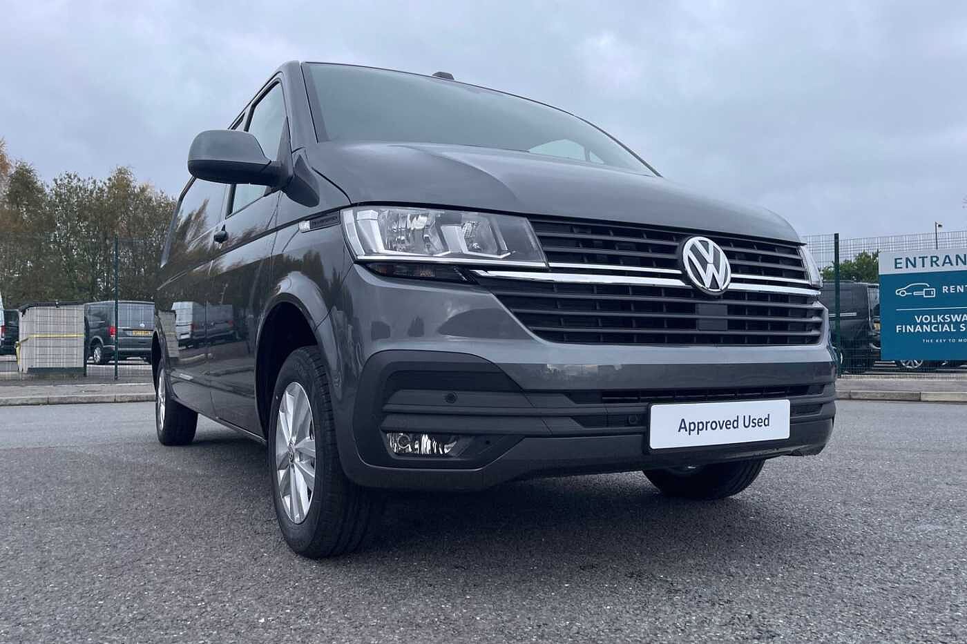 Volkswagen Transporter T28 Panel van Highline LWB 150 PS 2.0 TDI - Delivery Mileage