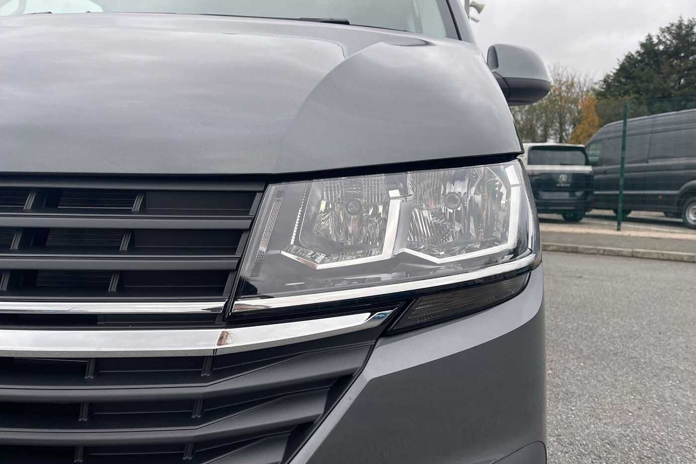Volkswagen Transporter T28 Panel van Highline LWB 150 PS 2.0 TDI - Delivery Mileage
