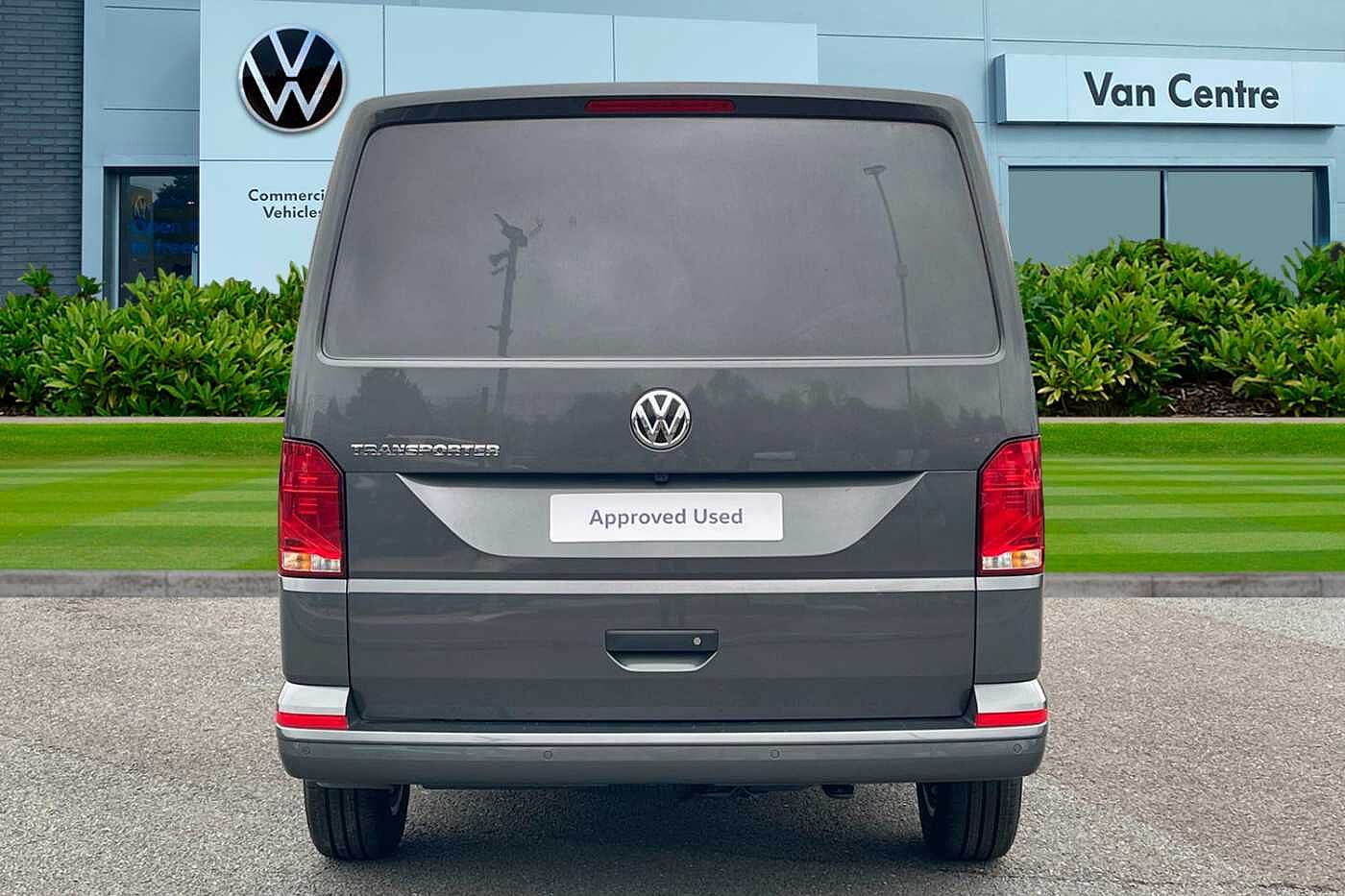 Volkswagen Transporter T28 Panel van Highline LWB 150 PS 2.0 TDI - Delivery Mileage