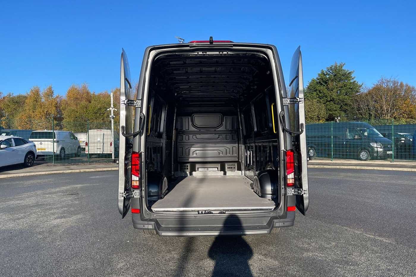 Volkswagen Crafter CR35 Trendline LWB 140 PS Automatic FWD - Business Pack
