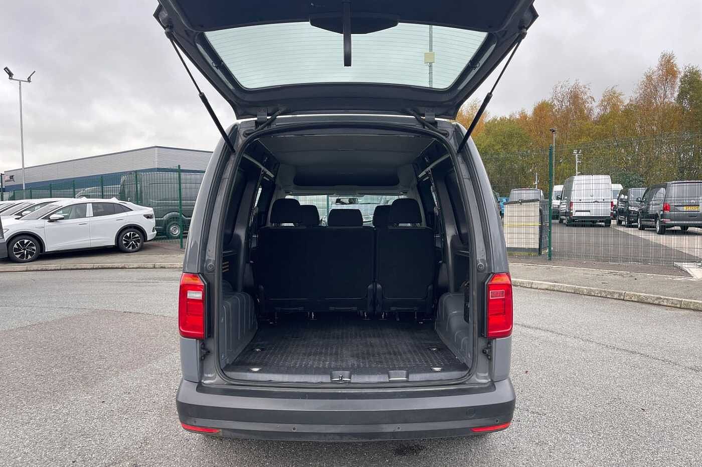 Volkswagen Caddy C20 Kombi Maxi EU6 102 PS 2.0 TDI BMT 5sp Manual