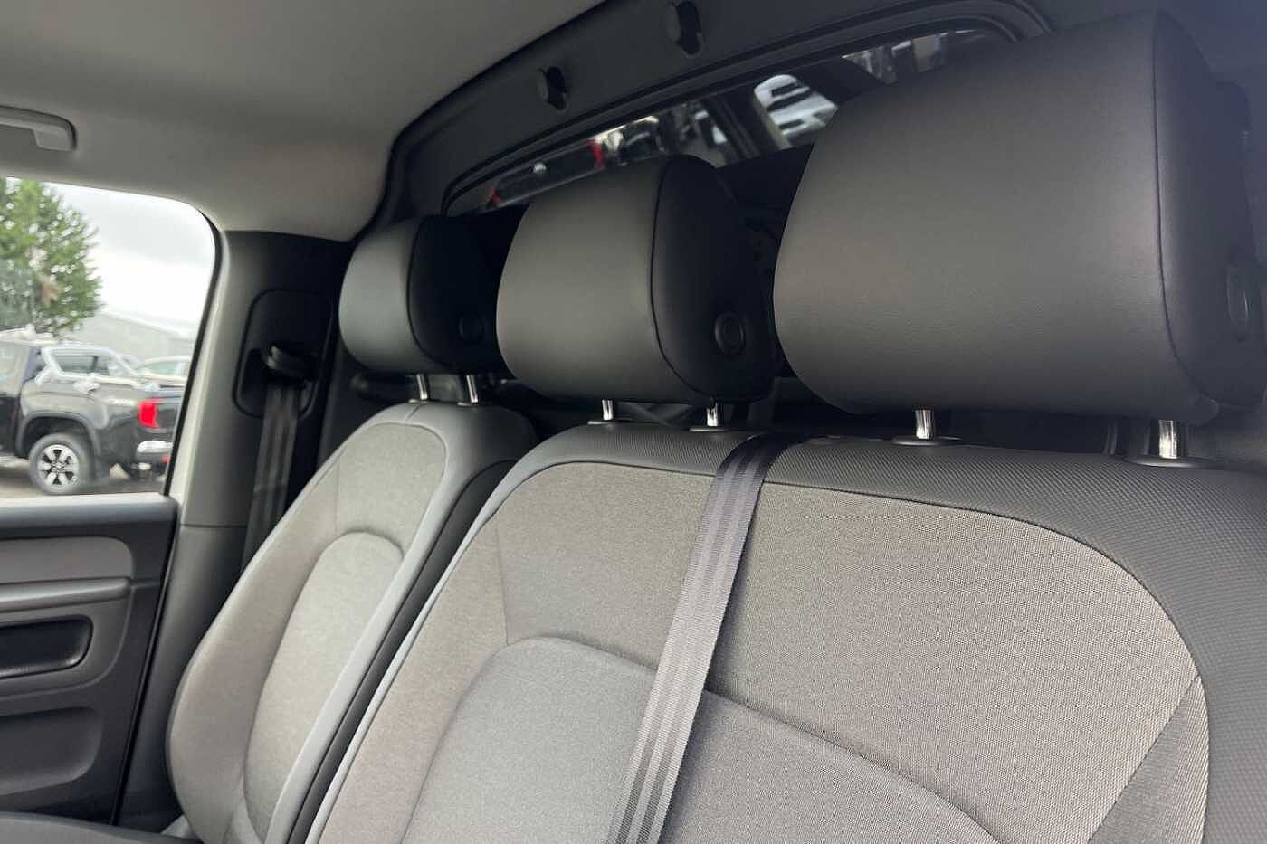 Volkswagen Id.buzz Estate ID. Buzz Cargo Commerce Plus SWB 204 PS 77 kWh Electric 1 Speed Automatic