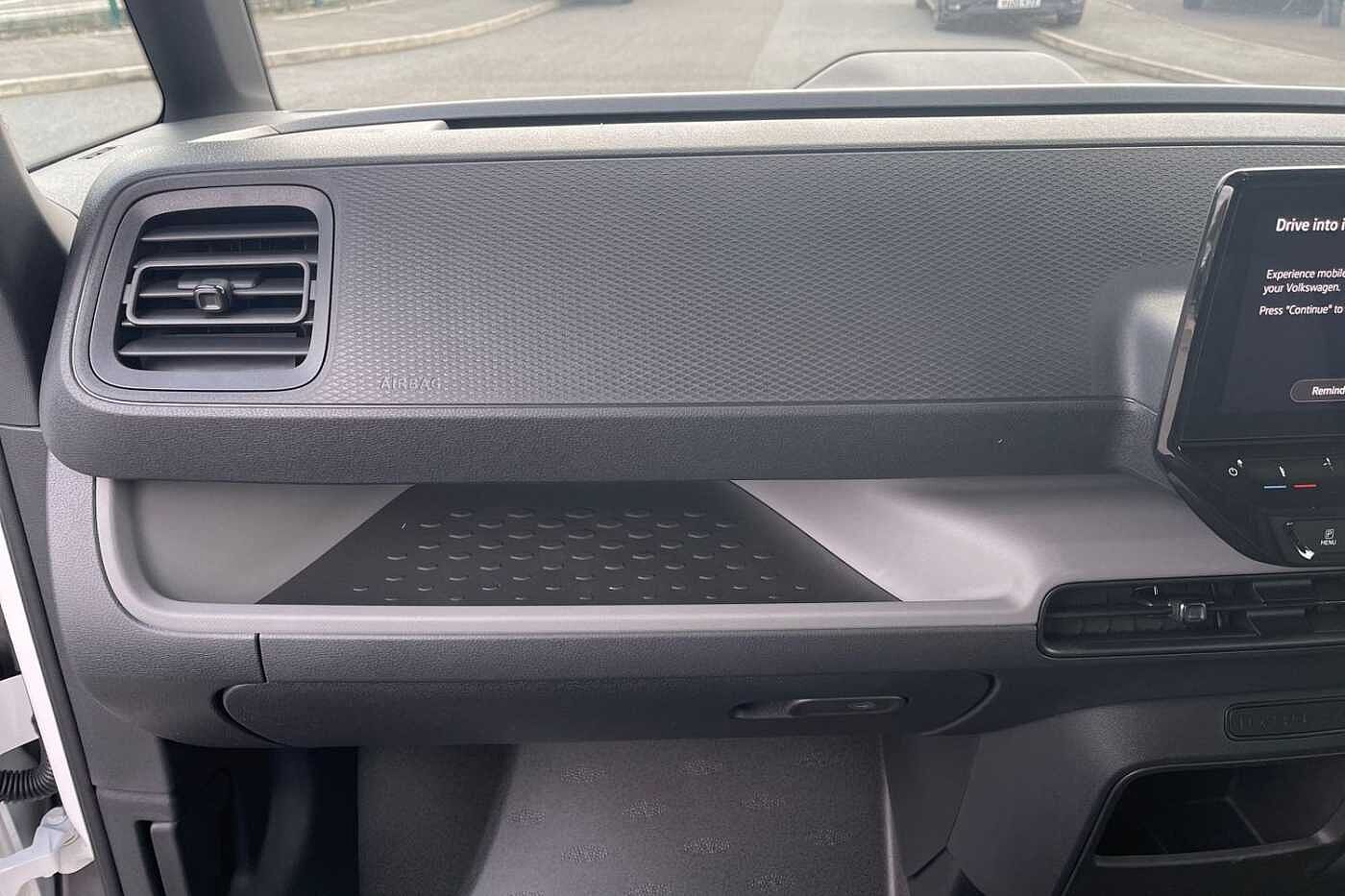 Volkswagen Id.buzz Estate ID. Buzz Cargo Commerce Plus SWB 204 PS 77 kWh Electric 1 Speed Automatic