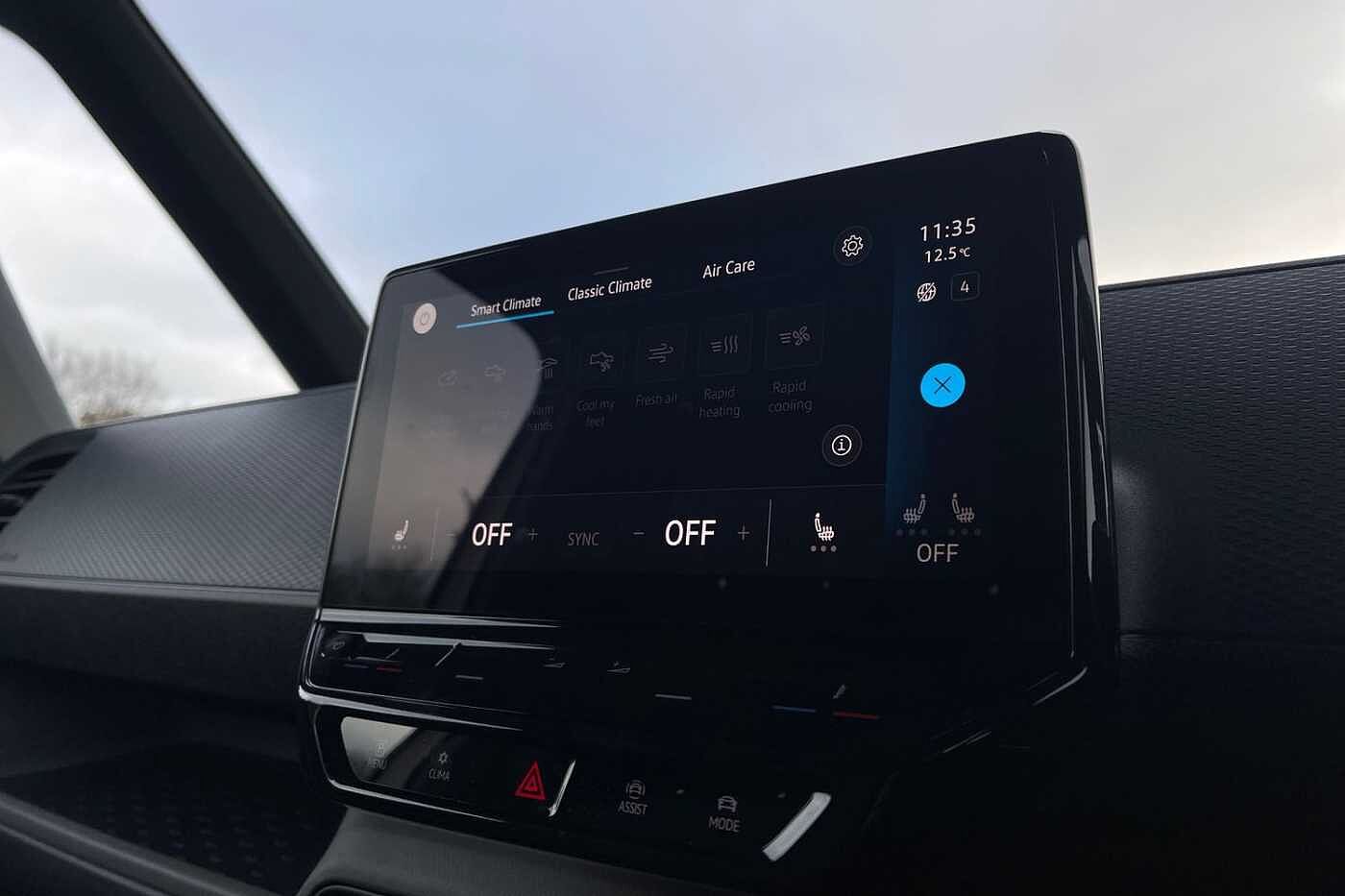 Volkswagen Id.buzz Estate ID. Buzz Cargo Commerce Plus SWB 204 PS 77 kWh Electric 1 Speed Automatic