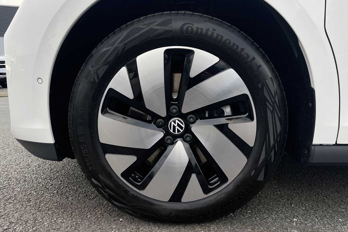 Volkswagen Id.buzz Estate ID. Buzz Cargo Commerce Plus SWB 204 PS 77 kWh Electric 1 Speed Automatic