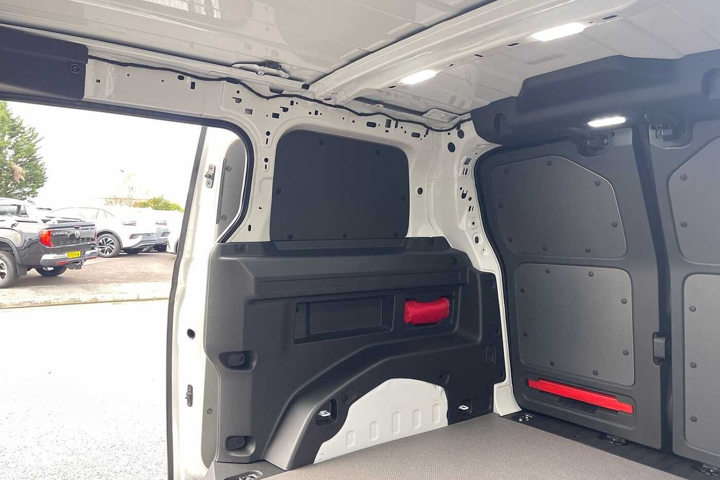 Volkswagen Id.buzz Estate ID. Buzz Cargo Commerce Plus SWB 204 PS 77 kWh Electric 1 Speed Automatic