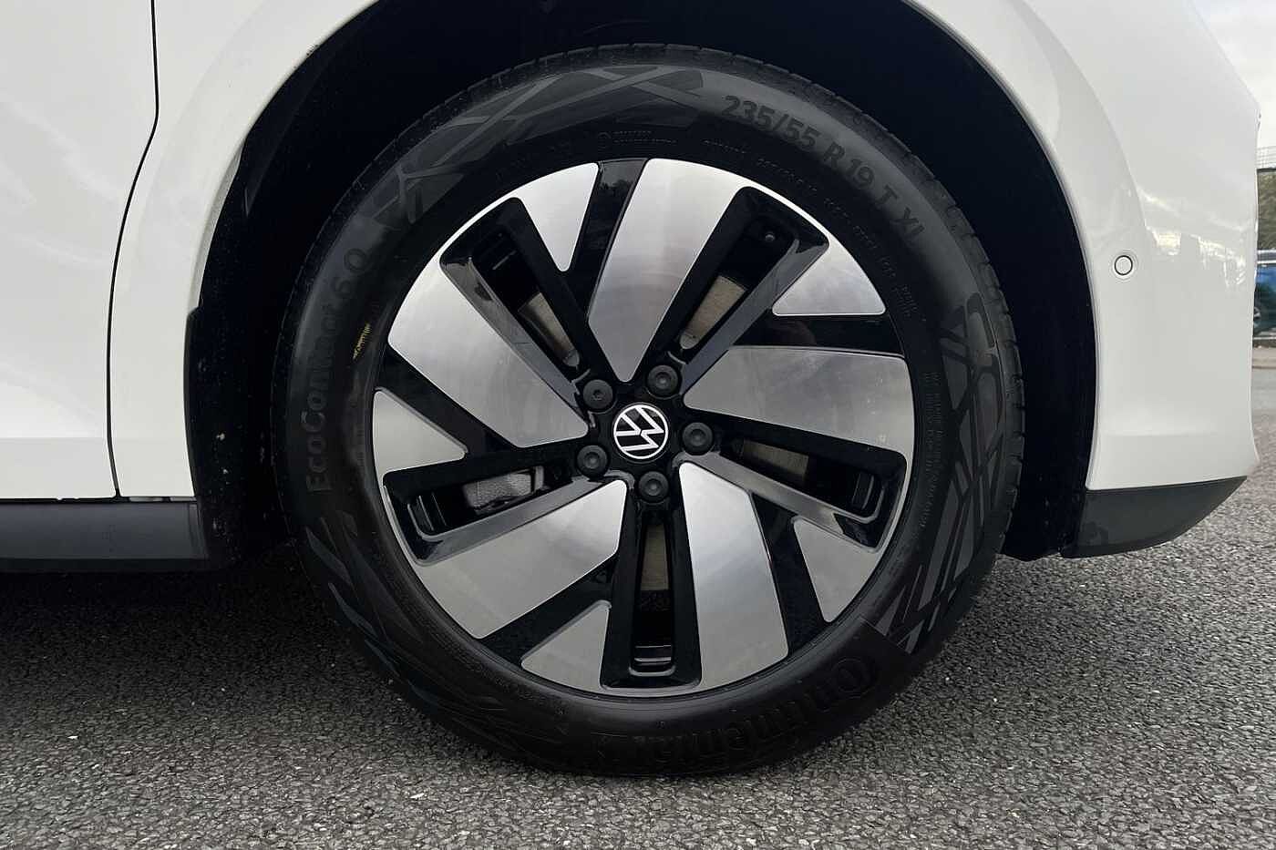 Volkswagen Id.buzz Estate ID. Buzz Cargo Commerce Plus SWB 204 PS 77 kWh Electric 1 Speed Automatic
