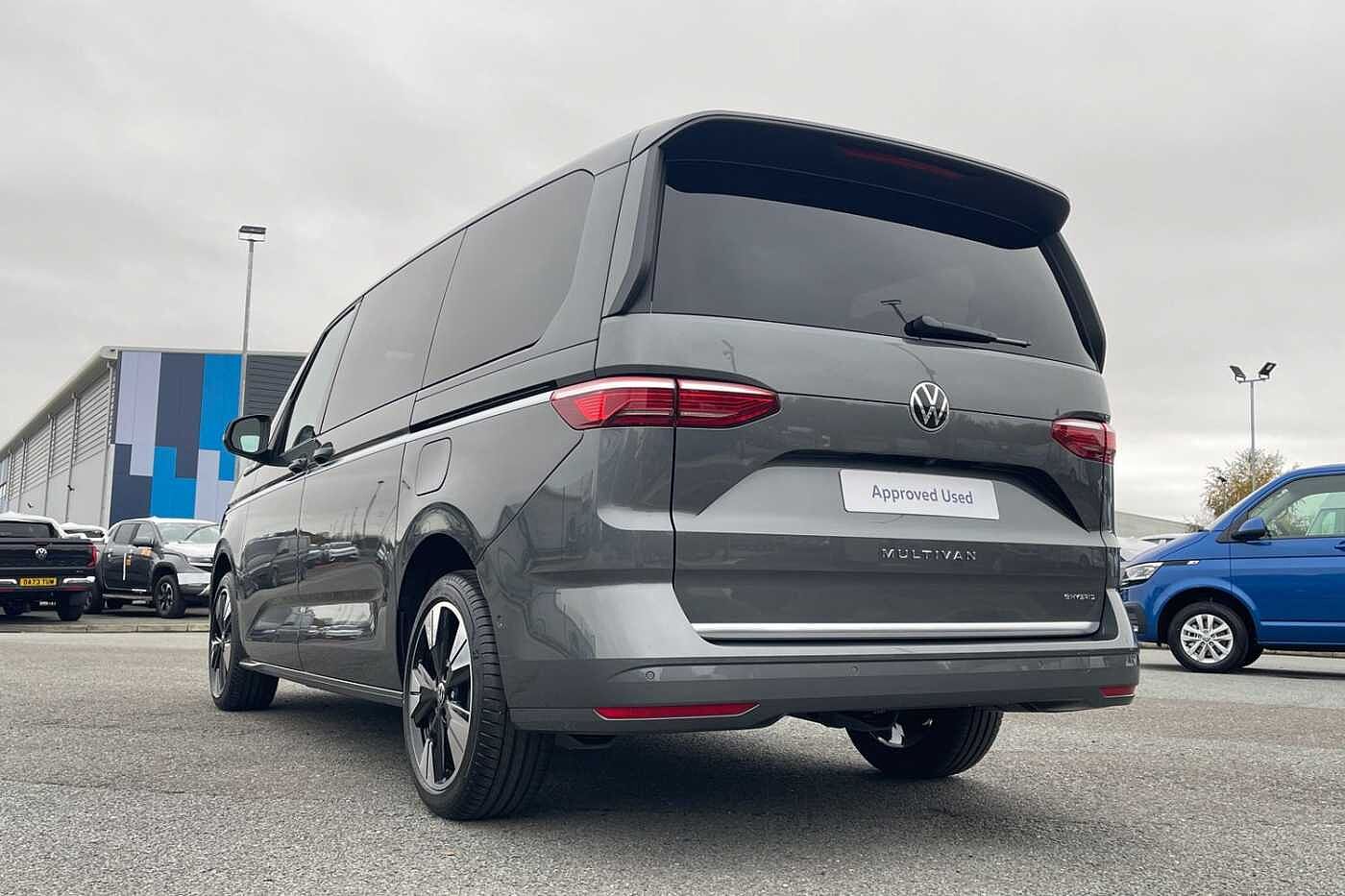 Volkswagen Multivan Style Long 218 PS 1.4 eHybrid 6-Speed DSG - Delivery Mileage