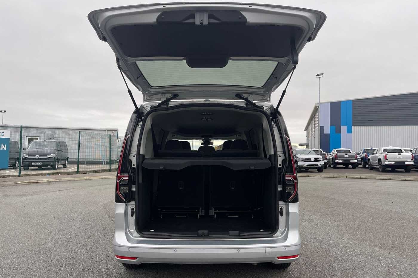 Volkswagen Caddy C20 Life Maxi 122 PS 2.0 TDI 7sp DSG - Big Spec