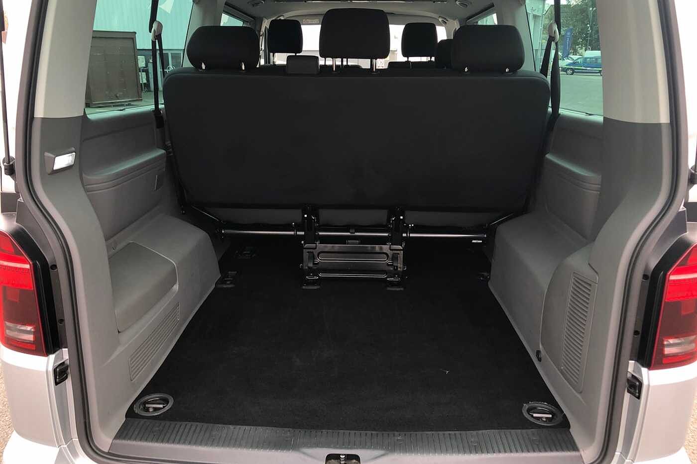 Volkswagen Transporter Shuttle T32 SE LWB 2.0TDI 150PS DSG