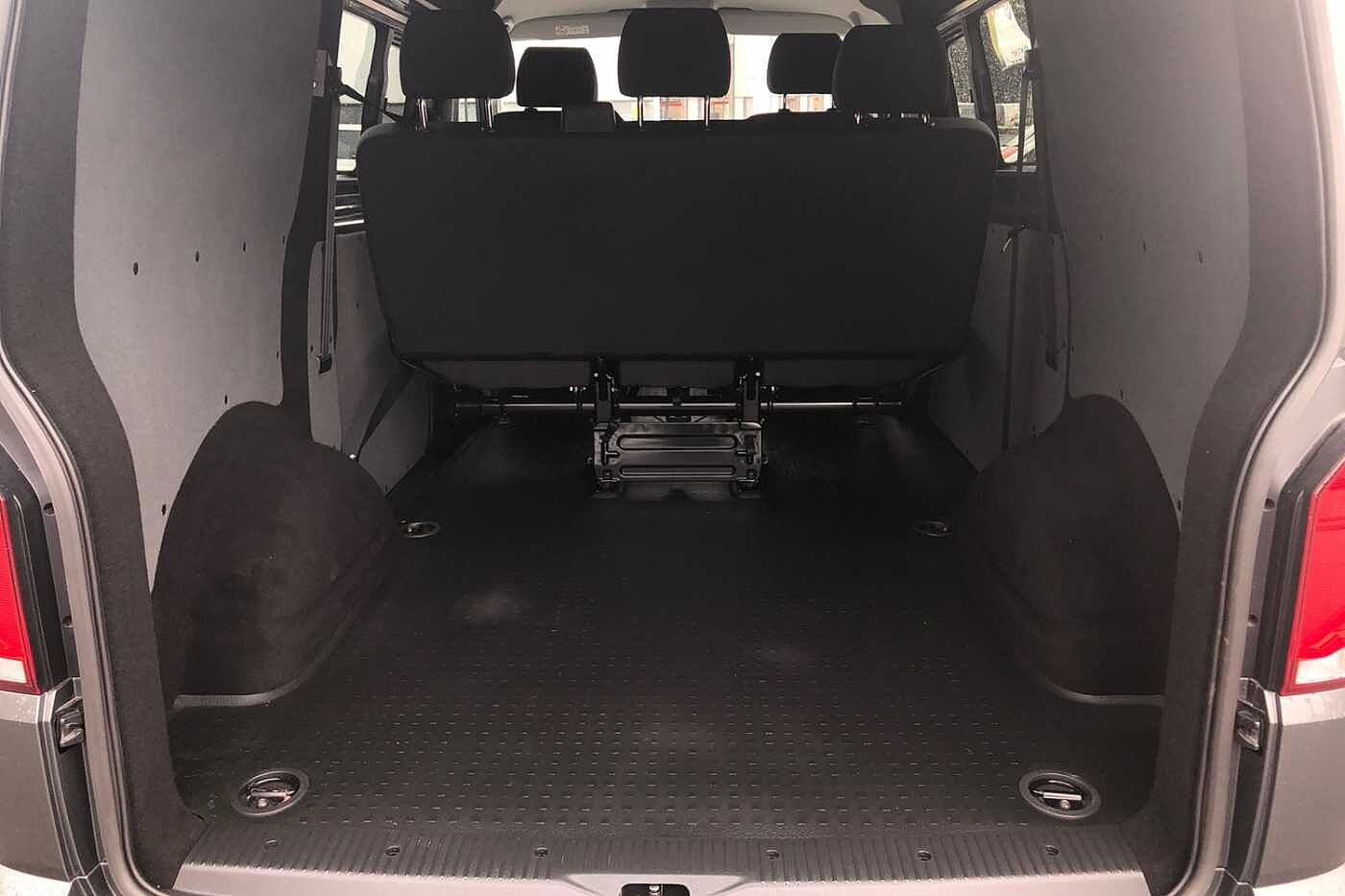 Volkswagen Transporter 2.0BiTDI 199ps T32 Highline SWB DSG **KOMBI CONVERSION**